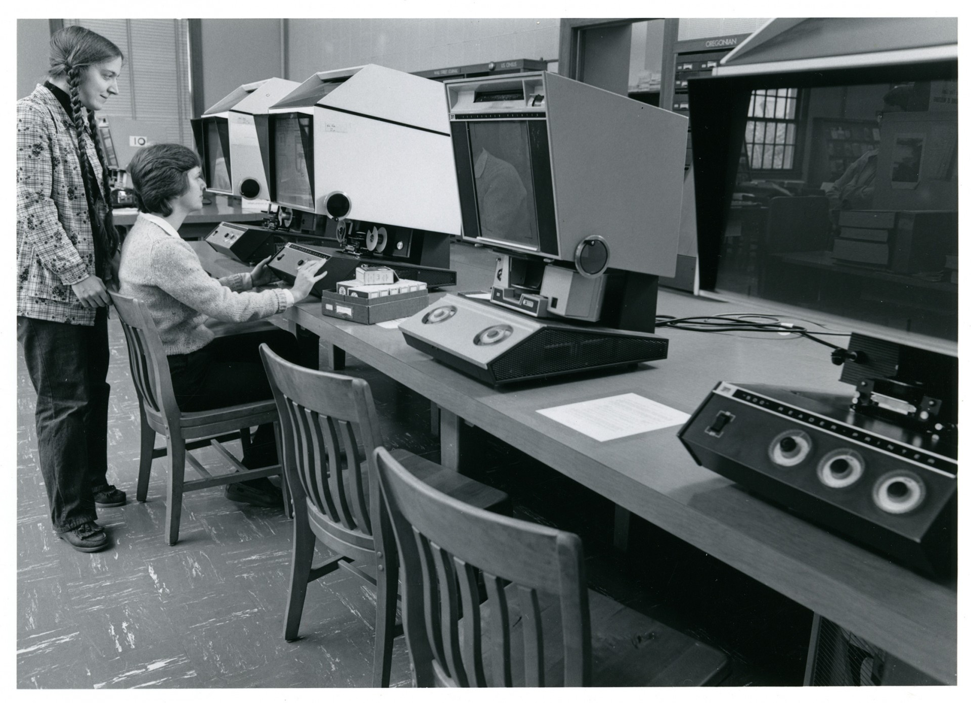 Using The Library Microfiche System | The Gallery