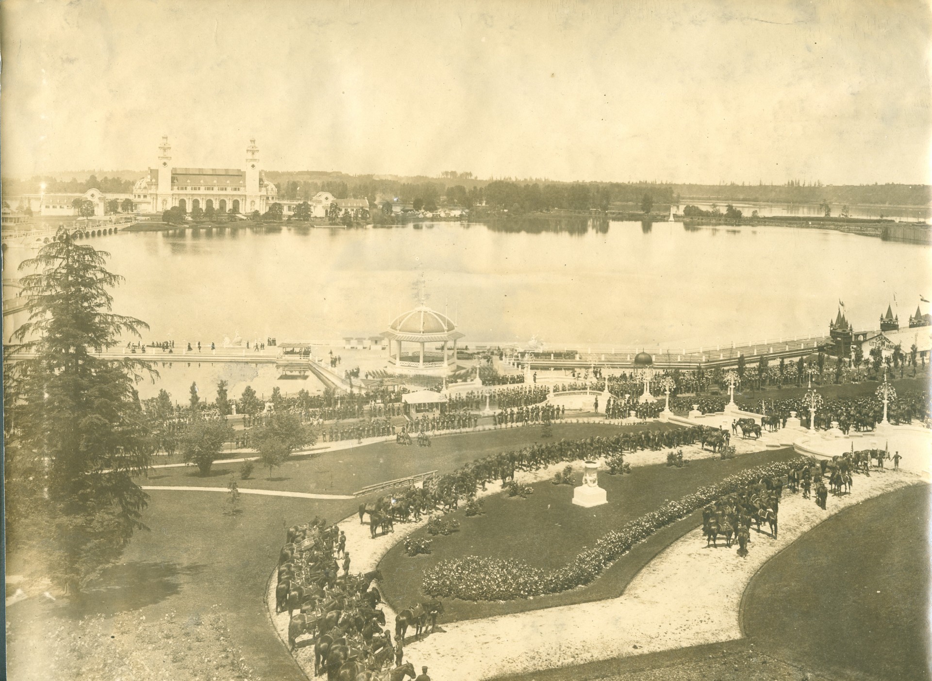 Photograph of the Lewis and Clark Centennial Exposition The Gallery