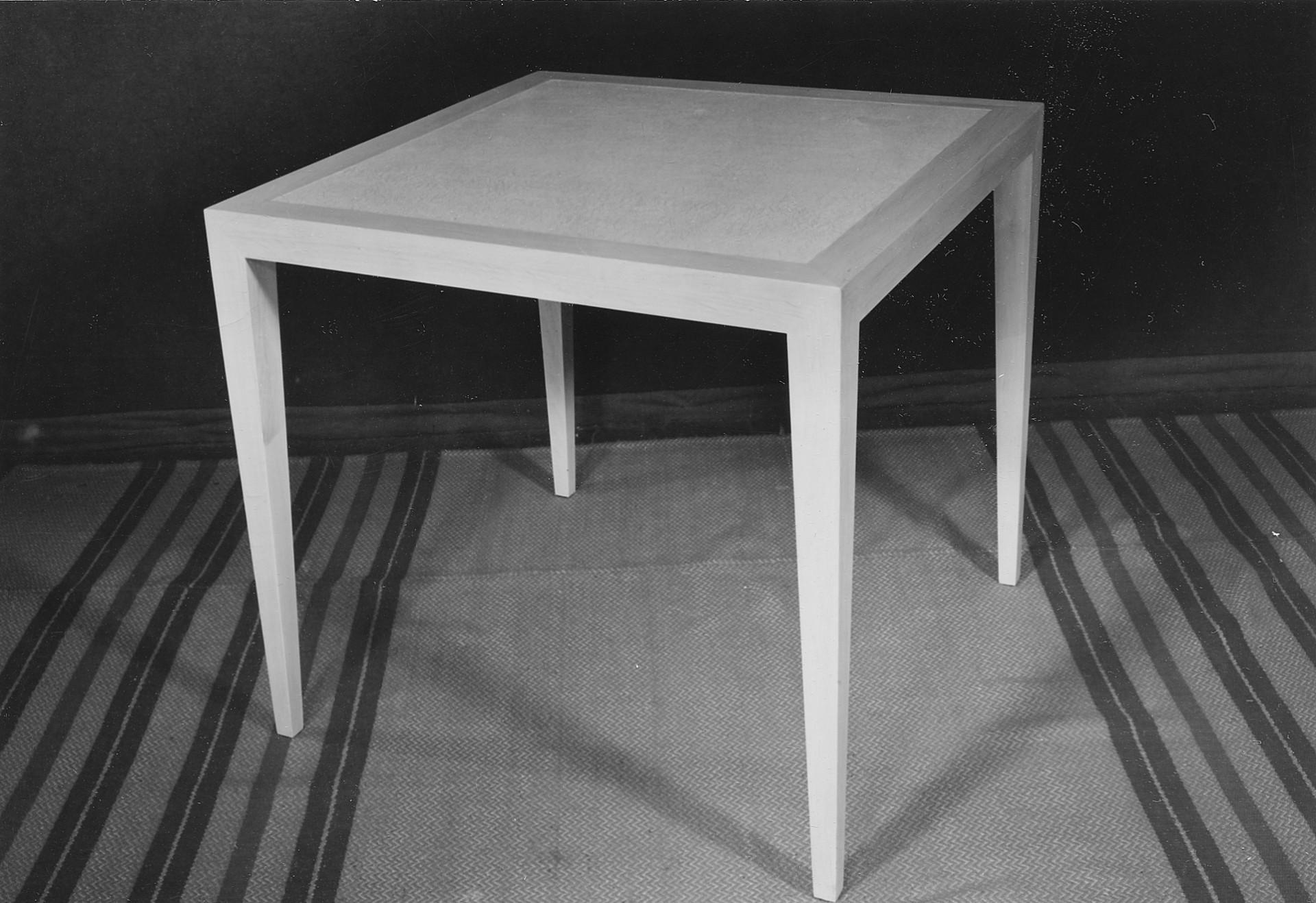 Card table The Gallery